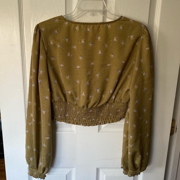 Urban outfitters beautiful olive green floral blouse - Picture 2 of 3
